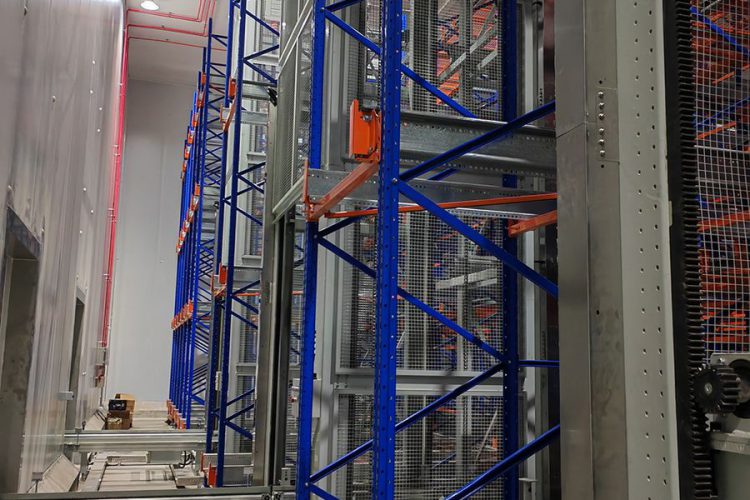 天庄冷链自动化立体库内部