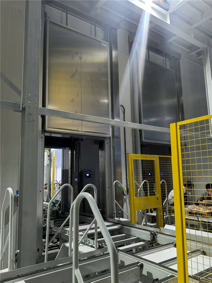 电动垂直提升冷库门